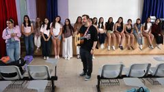 El coro del IES Castro Alobre�triunfa en redes interpretando hits musicales