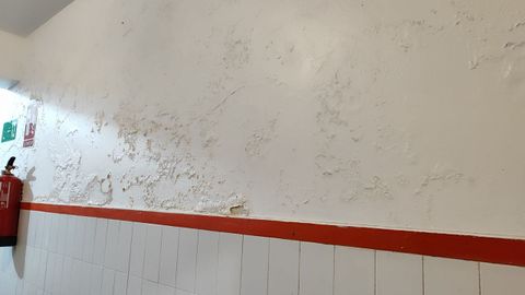 A pesar de las labores de mantenimiento, las deficiencias en el CEIP Pr�cticas resurgen cada curso