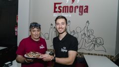Propietarios de la taper�a Esmorga en Celanova