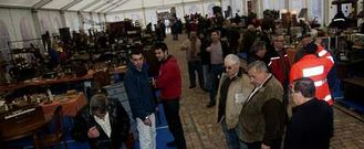 Imagen de una de las pasadas ediciones de la feria pontenovesa, en este caso antig�edades.