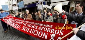 Representantes de la plataforma de la Costa da Morte, en v�as de constituci�n, acudieron ayer a Carballo por primera vez.