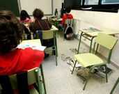 Esta es la situaci�n en la que los chavales reciben clase en varias aulas cada vez que llueve.