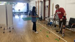 Uno de los usuarios de AODEM en una sesi�n rehabilitadora con el nuevo dispositivo