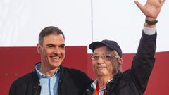 S�nchez y Fern�ndez Vara, reci�n intervenido de un tumor estomacal, ayer en el Congreso del PSOE en Extremadura.