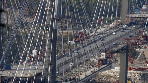 Obras de ampliacin del puente de Rande, en el ao 2017