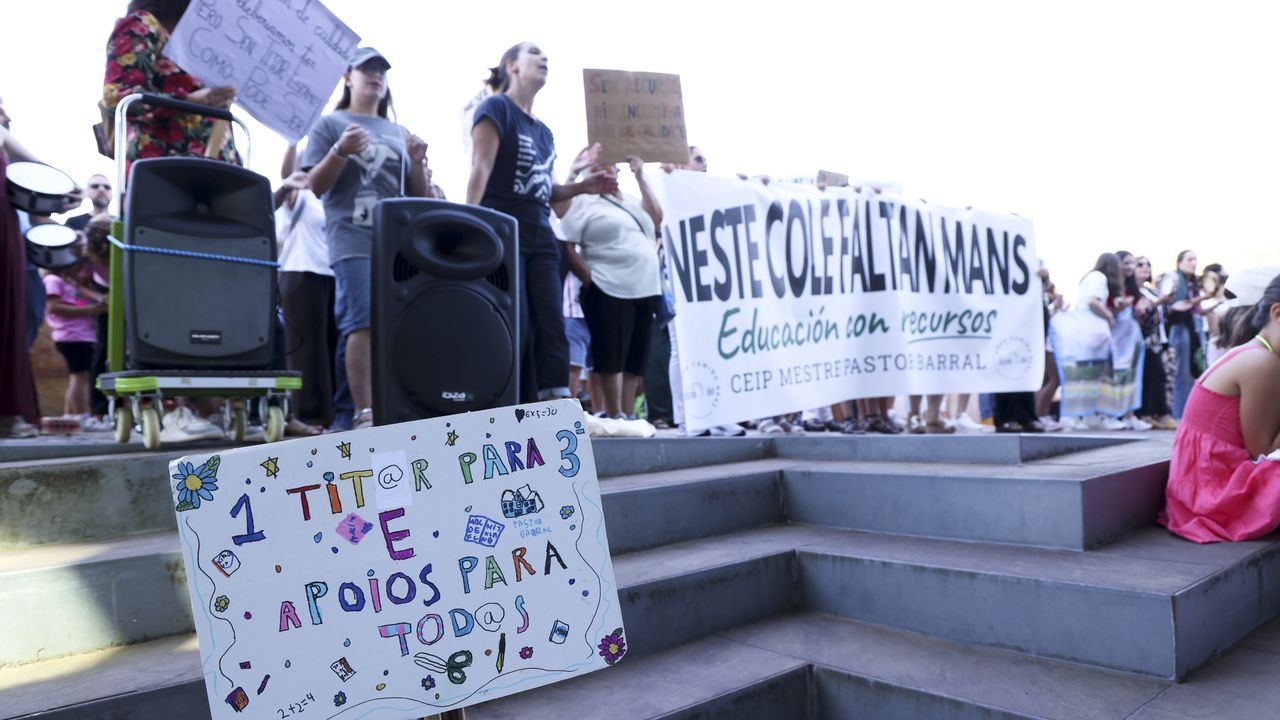 Nueva protesta en Melide de la comunidad educativa del CEIP Pastor Barral