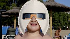 As� se vivi� el eclipse en la playa de Vilagarc�a