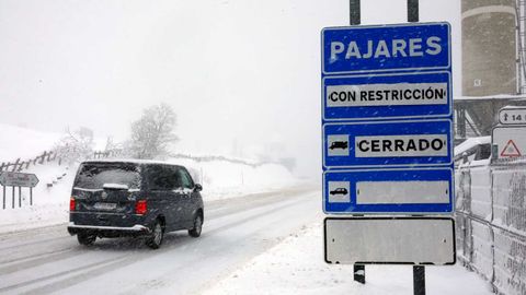 Imagen de temporal, nieve, lluvia, fr�o, invierno, carretera