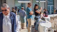 El buen tiempo anim� a mucha gente a acercarse hasta Sanxenxo