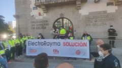 Concentraci�n de los afectados ante la sede estatal