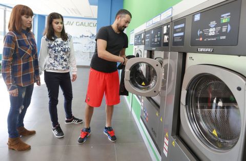 Los clientes eligen qu� tipo de lavadora o secadora necesitan seg�n la colada. 