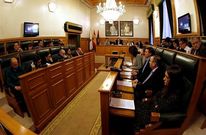 El pleno cerr� su �ltima sesi�n del 2013 con las felicitaciones navide�as del alcalde.