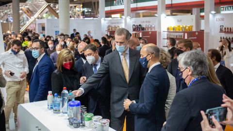 El rey visit� m�s de 30 estands de Alimentaria.