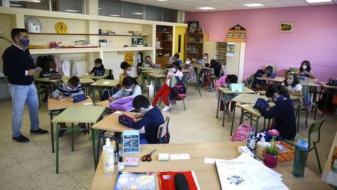 Primer da de curso en el colegio Lois Tobo de Viveiro