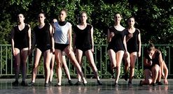 Alumnas de M�is que Danza, na mostra celebrada o ano pasado no auditorio ao aire libre de Lal�n.