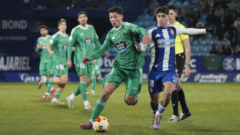 Jairo Noriega en una acci&oacute;n de la Ponferradina-Racing.