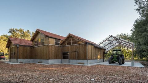 Alpendre en R�beda de Cecilia L�pez y Juan Jos� Otero