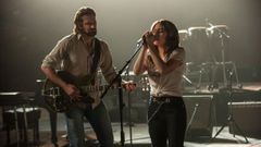 Bradley Cooper y Lady Gaga, en una secuencia de �Ha nacido una estrella�.