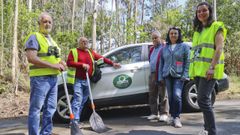 Francisco Calaza (izquierda) y otros participantes en las patrullas de vigilancia de Fomento Forestal