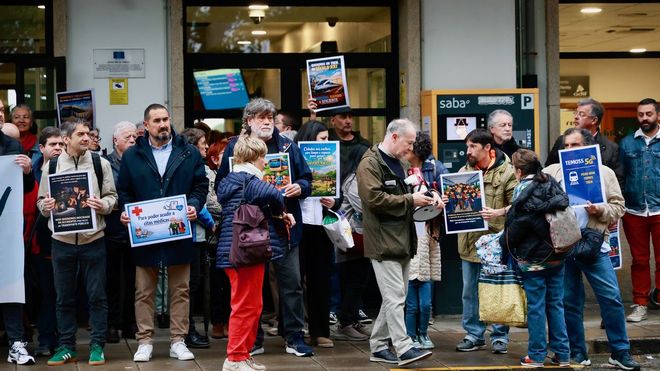 Salida del viaje reivindicativo en tren de Ferrol a Betanzos