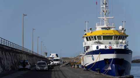 El �ngeles Alvari�o, en el muelle de Santa Cruz de Tenerife