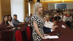 La alcaldesa, Mar�a Loureiro, con Miriam Berm�dez (BNG) y Fraga (Por Viveiro) al fondo.