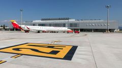 Vista del aeropuerto de Pamplona, para donde el Gobierno navarro busca rutas internacionales, pues como Vigo, no cuenta con ninguna