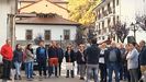 Vecinos se concentran frente al negocio familiar del agredido