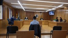 El acusado de abusar de la hija de unos amigos confes� haber tenido relaciones con ella.