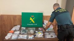 Material incautado en la operaci�n Procoval contra el tr�fico de drogas en O Barco.
