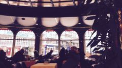 INTERIOR DE LA CAFETERÍA MANHATTAN
