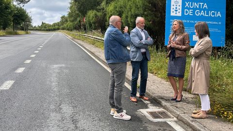 Martina Aneiros visit ayer obras en los viales del polgono de As Somozas. 