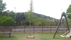 El parque infantil, con uno de los nuevos �rboles