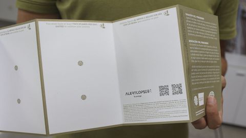 Nueva credencial del Camino con el c�digo QR para descargar AlertCops