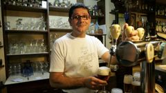 Chicho P�rez es el due�o de O Moucho, que este s�bado cumple 25 a�os