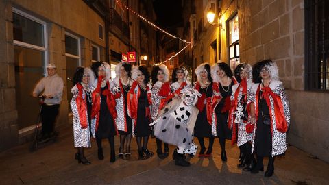 El Liceo ourensano se llen� de comadres vestidas con trabajad�simos y orginales difraces