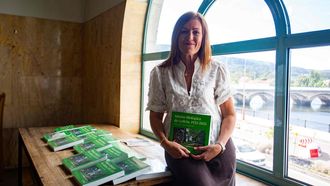 Elena Cartea, exdirectora de la Misi�n Biol�gica de Galicia, ayer, antes de presentar el libro