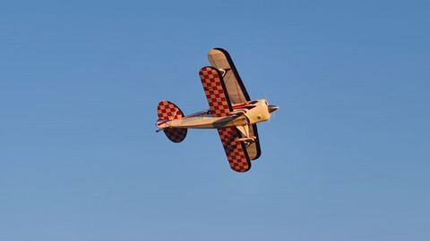 Festival de aeromodelismo en las instalaciones del club A Pombiña, en Pedroso, Narón