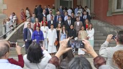 Foto de famiia de la nueva promoci�n de graduados en Relaciones Laborales