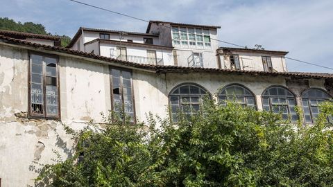 Casas antiguas en Belesar