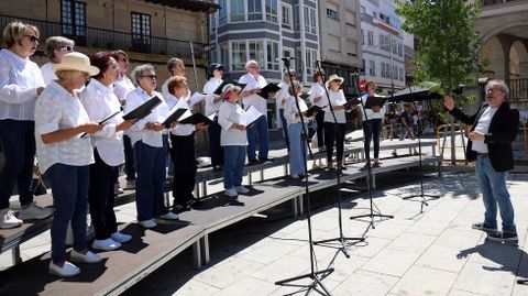 Actuacin de la Coral Polifnica Municipal de Ribeira