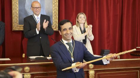 Jos Manuel Rey Varela tras recibir el bastn de mando en el pleno de investidura de Ferrol.