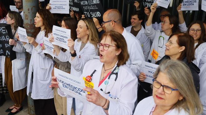 Concentraci&oacute;n de los m&eacute;dicos en el Chuac el pasado mi&eacute;rcoles