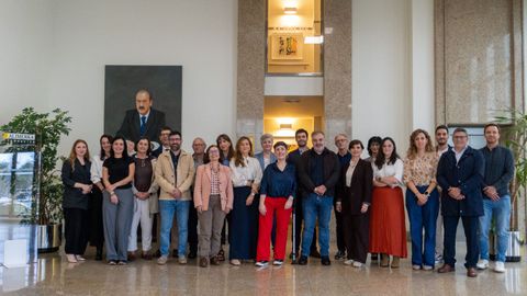 Foto de familia de los miembros de los jurados de los XVII Premios Luis No� Fern�ndez