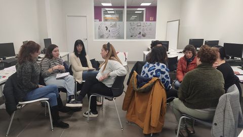 Alumnas del curso en uno de los talleres presenciales.