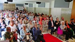 Alumnos y profesores de los a�os 70 se reencontraron en el instituto de Padr�n