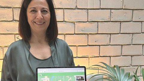 Mar�a Barral, en Fitur, presentando la web de Turismo de Betanzos.