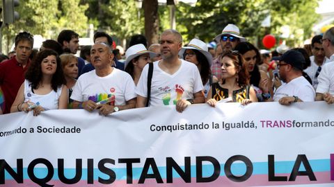 El secretario general de UGT Jos Mara lvarez (2i), en la cabecera de la manifestacin del Orgullo que esta tarde parte desde la glorieta de Atocha de Madrid, hasta la plaza de Coln.