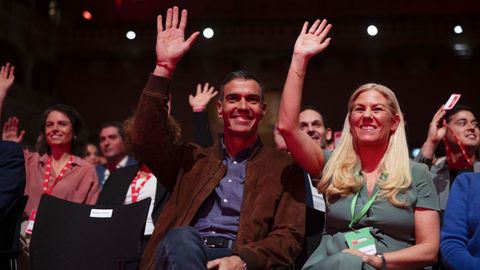 La agenda internacional centra la actividad de Pedro Sánchez. El sábado estuvo en Ámsterdam en la internacional socialista (en la imagen), y hoy asistirá en Eslovenia a la cumbre de líderes del MED9 para aunar posiciones en asuntos como el presupuesto comunitario y la inmigración