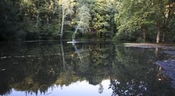 El Mandeo aneg� parte del campo de Os Caneiros ayer por la tarde. 